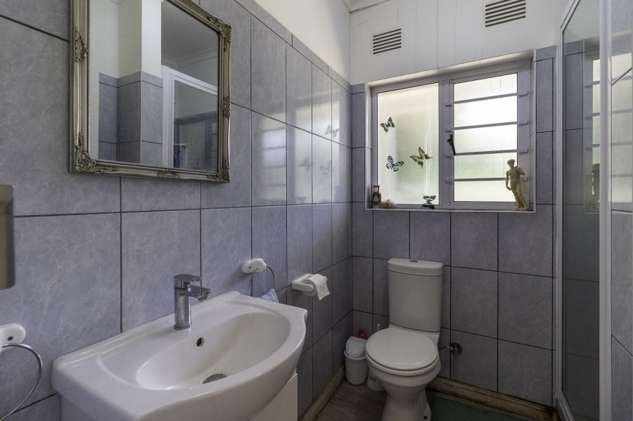 7 Bedroom Property for Sale in West Beach Eastern Cape